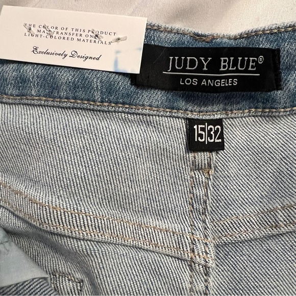 Judy Blue Star Bright Boyfriend Jeans - Picture 12 of 14